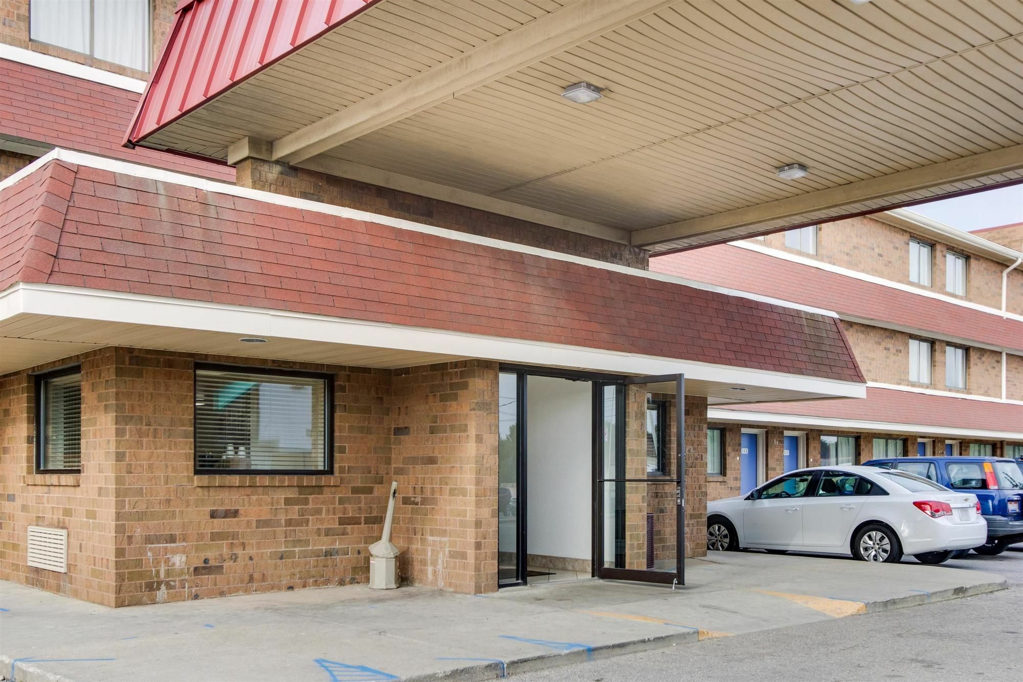 Red Roof Inn Plus+ Columbus - Worthington Exterior foto